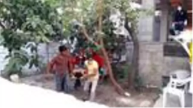 Çalıştığı inşaatın 3'üncü katından düşen işçi yaralandı