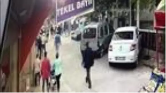 ESENYURT'TA HIZLI GİDEN MİNİBÜSÇÜLERE TEPKİ