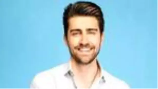 Çağlar Ertuğrul kimdir? Çağlar Ertuğrul'un sevgilisi kimdir? Çağlar Ertuğrul dizileri filmleri nelerdir?
