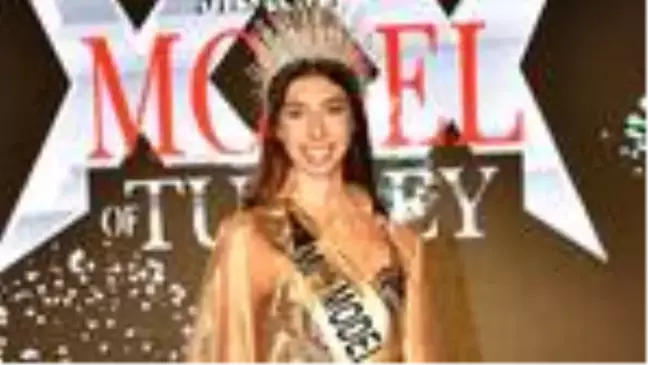 Chicago'dan Ceyda Miss Model seçildi