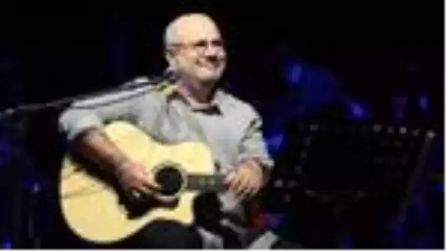 Bülent Ortaçgil: Müzik piyasası benden bir tane daha 'Benimle Oynar mısın?' yapmamı bekledi