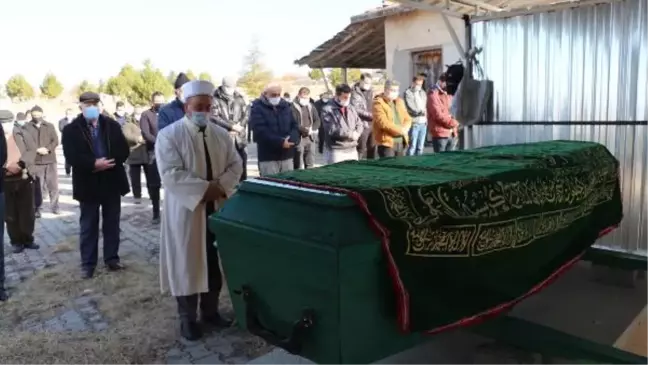 Son dakika haberi! Otoparkta ölü bulunan 3 gençten Burak, Çankırı'da toprağa verildi