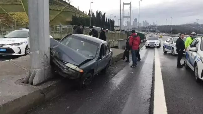 15 TEMMUZ ŞEHİTLER KÖPRÜSÜ ÇIKIŞINDA KAZA; 3 YARALI