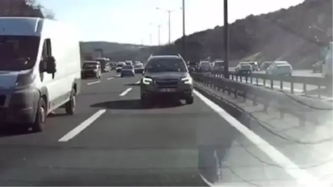 Beykoz'da kaza anı araç kamerasında