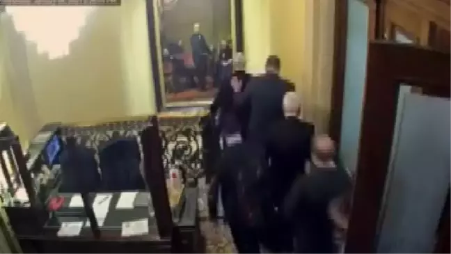 'Pence'in nükleer kodları Kongre baskını sırasında tehlike altındaydı'