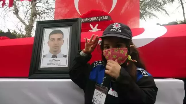 Zeynep Sena, şehit babasını asker selamıyla uğurladı (2)- Yeniden