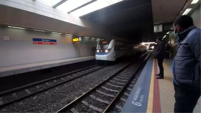 Trenin önüne atlayan genç kadın ağır yaralandı