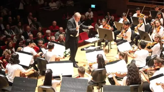Mozart'tan 10. Yıl Marşı'na 23 Nisan'a özel konser