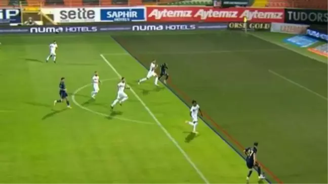 Fenerbahçe maçında kural hatası var mı? Fenerbahçe Alanyaspor maçında tartışmalı pozisyon için IFAB ne diyor?