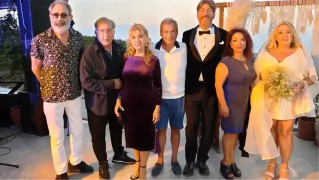 Kamuran Akkor'un mutlu günü...Kızını evlendirdi