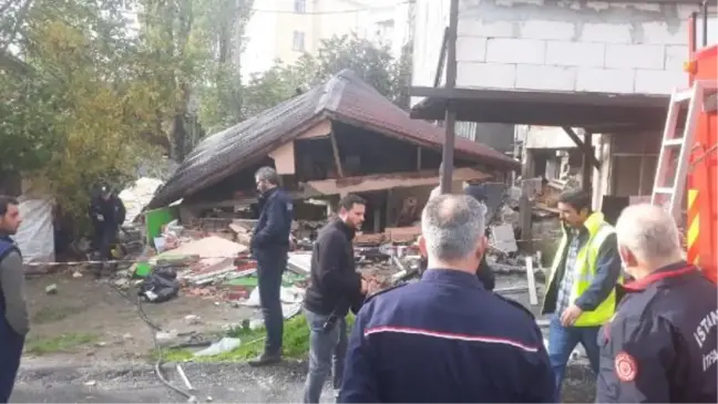 PENDİK'TE PATLAMA MEYDANA GELEN EVDE KISMİ ÇÖKME -3