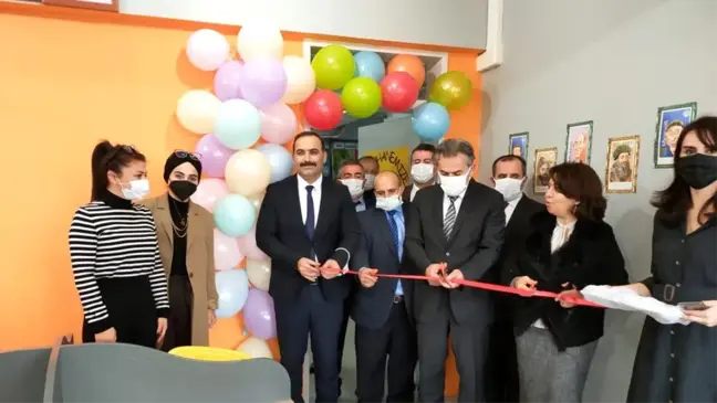 Kütüphanesiz Okul Kalmasın Projesi Kapsamında Ladik İlçesindeki Okullarda Kütüphane Açılışı Yapıldı.