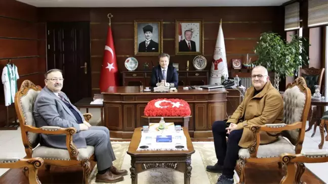 Valimiz Ünlü, FLO Mağazacılık Genel Müdürü Tahir Bayraksoy'u Kabul Etti