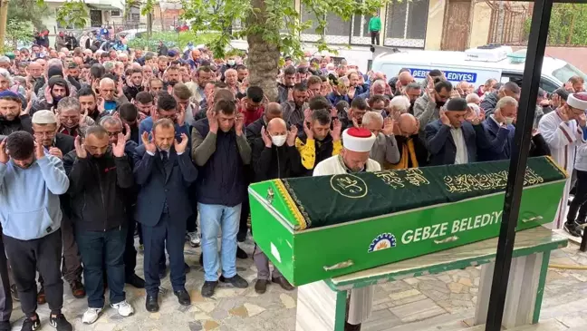 Son dakika haberi: Tuzla'daki patlamada yaşamını yitiren işçi son yolculuğuna uğurlandı