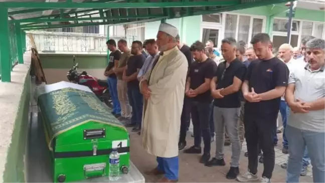 Yeni satın aldığı motosikletiyle evine dönerken kazada öldü