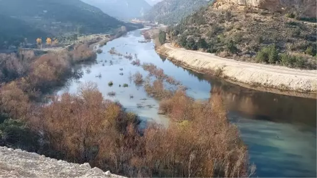 Göksu Nehri'nin rengi, yine siyaha döndü