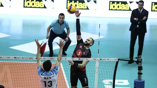 AXA Sigorta Efeler Ligi: Halkbank: 3 Ziraat Bankkart: 1
