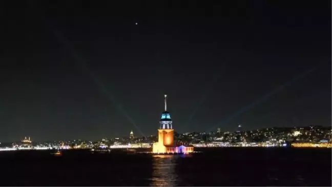 Üsküdar Kız Kulesi'nde Işık ve Lazer Gösterisi