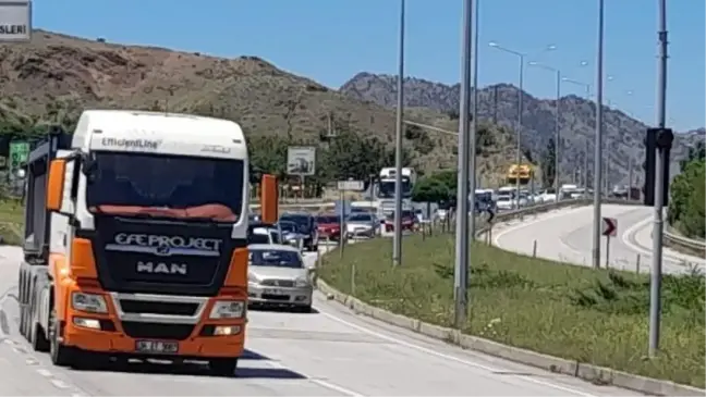 İstanbul-Samsun D-100 Karayolu'nda Bayram Tatili Yoğunluğu