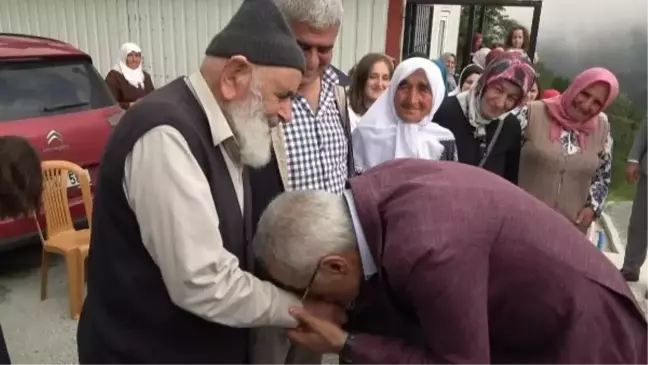 Bakan Uraloğlu Trabzon'da Hemşehrileriyle Bayramlaştı