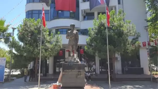 Akçaabat'ta Atatürk Heykeline Saldırı