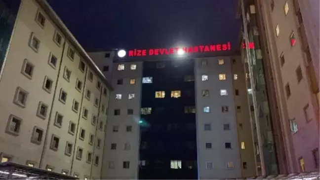 Rize Devlet Hastanesi'nde çıkan çatışmada sağlık çalışanları yaralılara ilk müdahalede bulundu