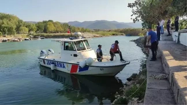 İznik Gölü'ne giren yüzme hakemi kayboldu