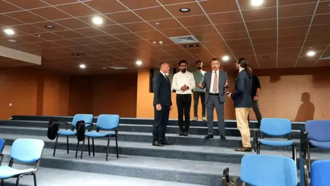 KBÜ Rektörü Fatih Kırışık, Türker İnanoğlu İletişim Fakültesini Ziyaret Etti