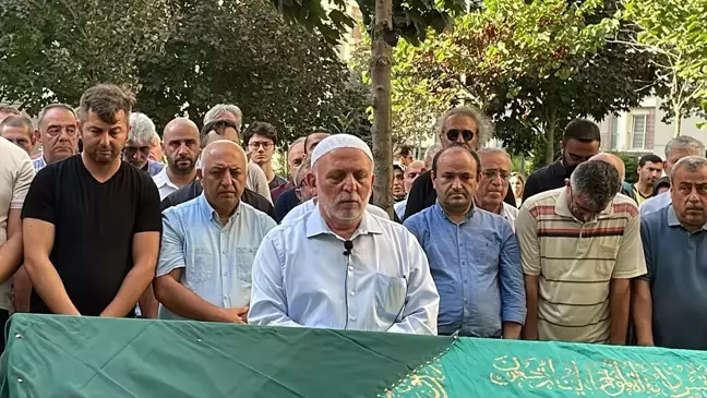 Tekirdağ'da sel felaketinde hayatını kaybeden emekli öğretmenin cenazesi Kartal'da defnedildi