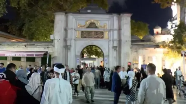 İstanbul'da Mevlit Kandili Programı