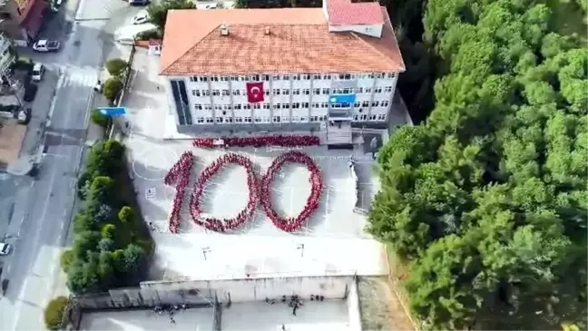 Samsun'da ilkokul öğrencileri 100. yıl koreografisi oluşturdu