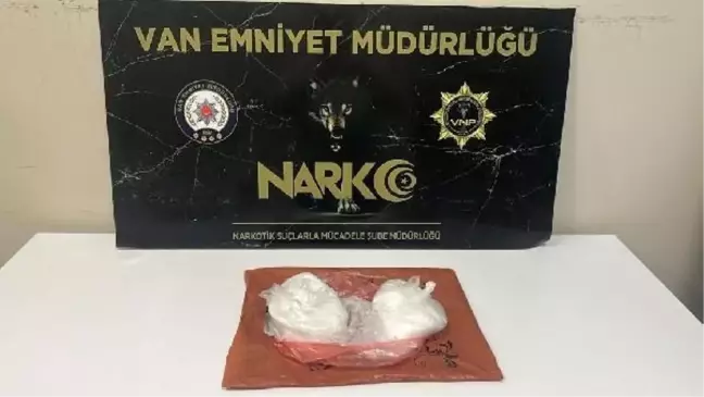 Van'da Torbacılara Operasyon: 3 Kilo 400 Gram Esrar ve 915 Gram Metamfetamin Ele Geçirildi