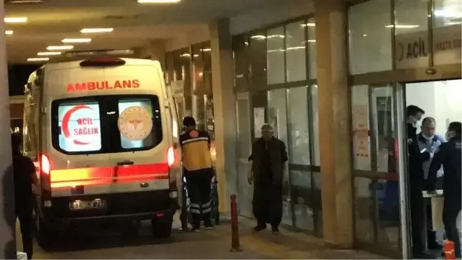 Şanlıurfa'da Hafif Ticari Araç ile Otomobil Çarpışması: 1 Ölü, 3 Yaralı