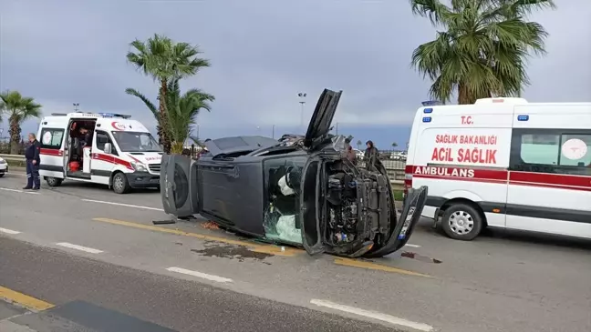 Trabzon'da Hafif Ticari Araç Kazası: 2 Kişi Yaralandı