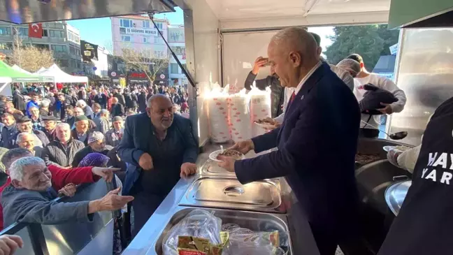 Gebze'de şehitler için dualar edildi, 2 bin kişilik yemek dağıtıldı