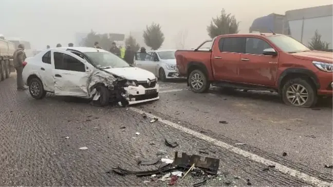 Çanakkale'de sis nedeniyle zincirleme kaza: 4 yaralı