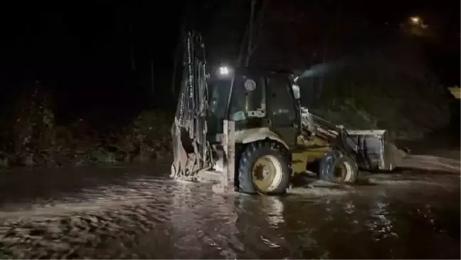 Kabataş'ta Sağanak Yağış Hayatı Olumsuz Etkiledi