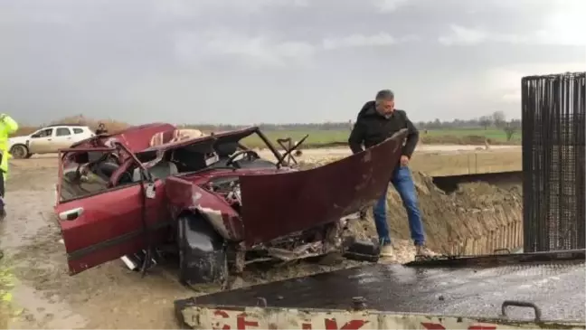 Nazilli'de viyadük temeline uçan otomobildeki 3 kişi hayatını kaybetti