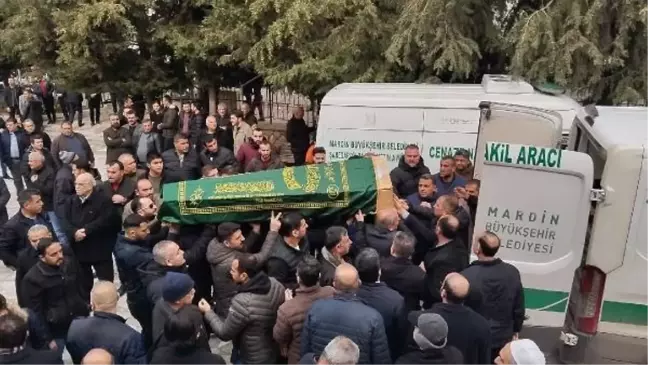 Mardin'de TIR Kazası: Anne ve Kızı Toprağa Verildi