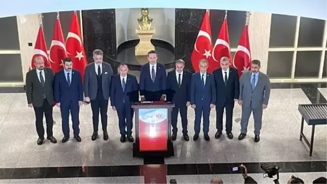 Bakan Bayraktar Şanlıurfa'da depremzedeleri ziyaret etti