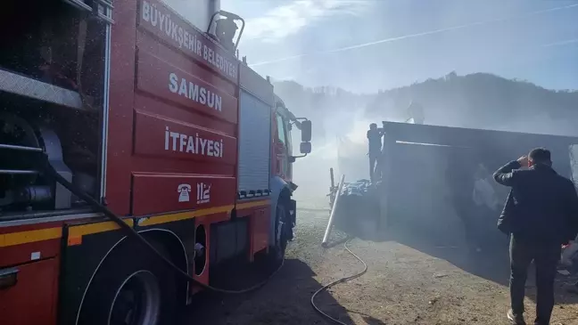 Samsun'da samanlık yangını itfaiye tarafından söndürüldü