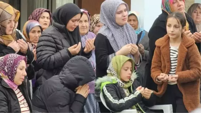 Zonguldak'ta Maden Göçüğü: 3 Çocuk Babası İşçinin Cenazesi Toprağa Verildi