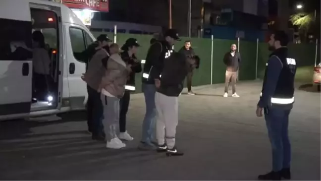 Sedat Ocakçı ve eşinin de arasında bulunduğu 4 kişi İzmir'e getirildi