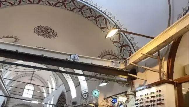 Kapalıçarşı Restorasyonunda Tartışma: Duvarlar Delinerek Demirler Yerleştirildi