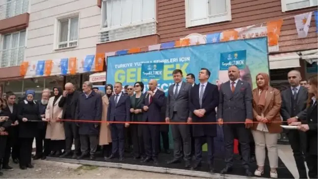 AK Parti Ankara Büyükşehir Belediye Başkan Adayı Turgut Altınok, Mansur Yavaş'ı Eleştirdi