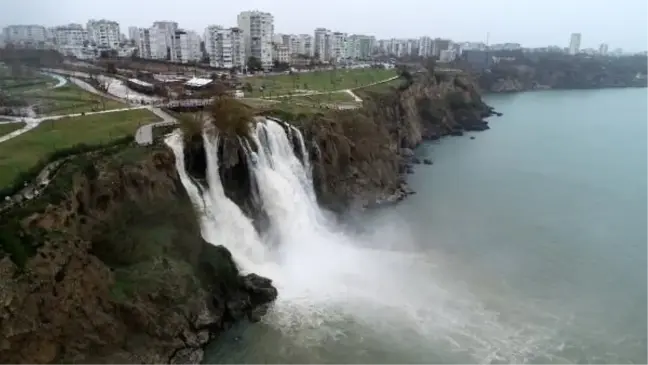 Antalya'da Düden Şelalesi'nin kirliliği azaldı