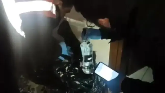 Amasya Valiliği, 517 litre sahte içkinin ele geçirildiği operasyonun görüntülerini paylaştı