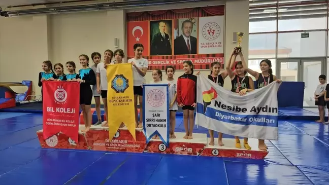 Diyarbakır Büyükşehir Belediyesi Okullar Arası Artistik Cimnastik Yarışmasında Başarılar Elde Etti