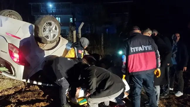 Adıyaman'ın Gölbaşı ilçesinde otomobil şarampole devrildi, sürücü yaralandı