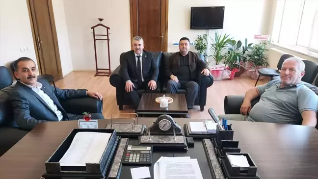 Gümüşhacıköy TSO Başkanı Ali Koca, Hamamözü Belediye Başkanı Cihan Demir'e ziyaret gerçekleştirdi